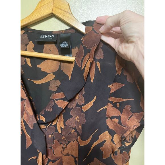 Studio by Liz Claiborne Brown Mildly Sheer Button Up Top - Picture 3 of 9